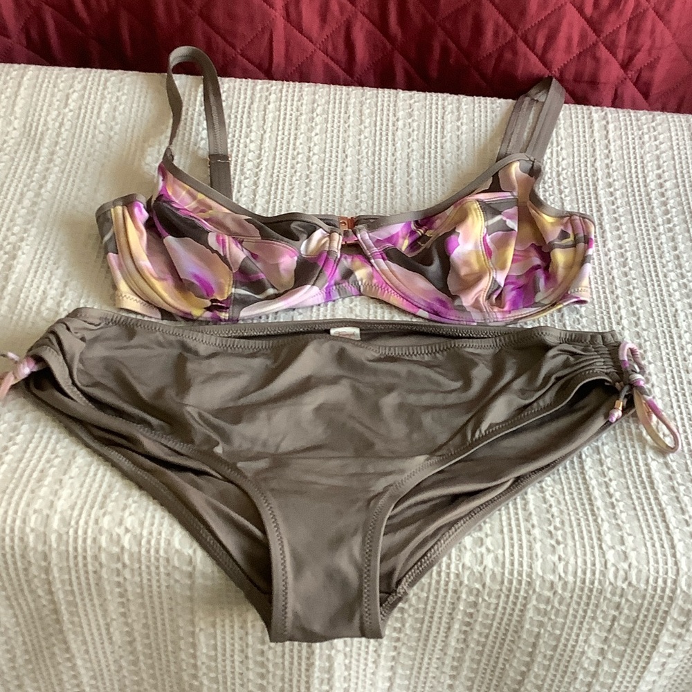 SOLD ! Triumph Multicolor Floral Bikini Set